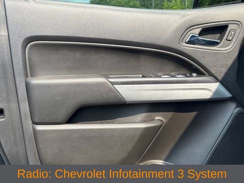 Used 2022 Chevrolet Colorado LT w/ LT Convenience Package RWD image 3