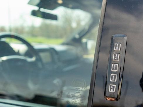 Used 2020 Ford F150 Raptor w/ Equipment Group 802A Luxury AWD/4WD image 19