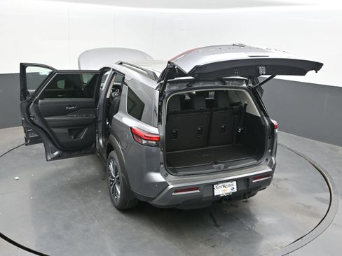 New 2026 Nissan Pathfinder Platinum FWD image 45