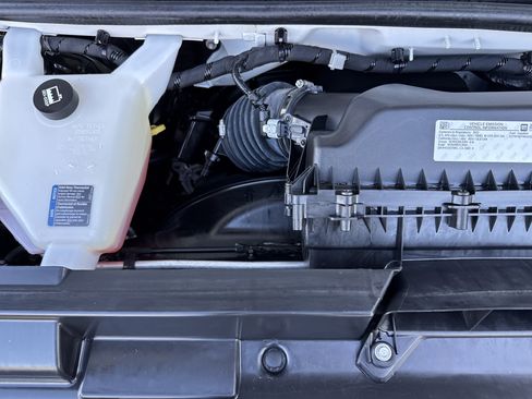 Used 2022 GMC Savana 2500 image 27