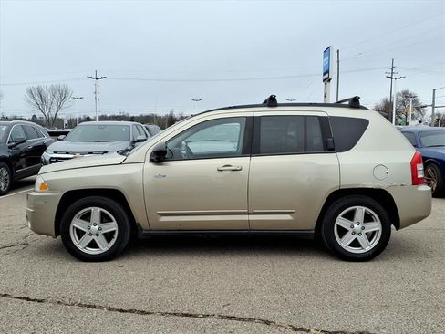 Used 2010 Jeep Compass Sport image 8