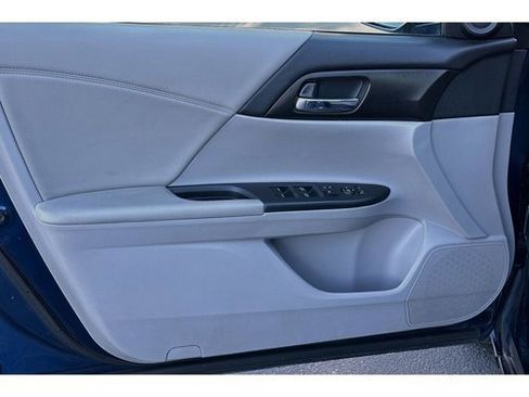 Used 2015 Honda Accord EX-L image 7