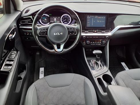 Used 2022 Kia Niro LXS image 11