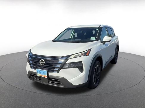 Used 2025 Nissan Rogue SV AWD/4WD image 7