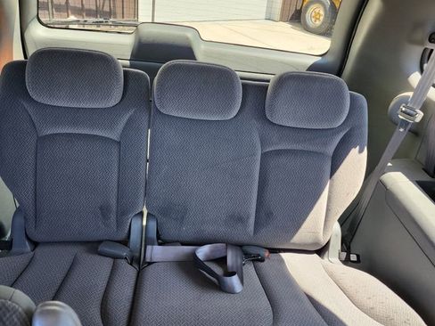 Used 2005 Chrysler Town & Country LX w/ Popular Equipment Group II image 8