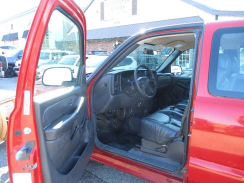 Used 2005 Chevrolet Silverado 3500 4x4 Extended Cab w/ Snow Plow Prep Package image 8