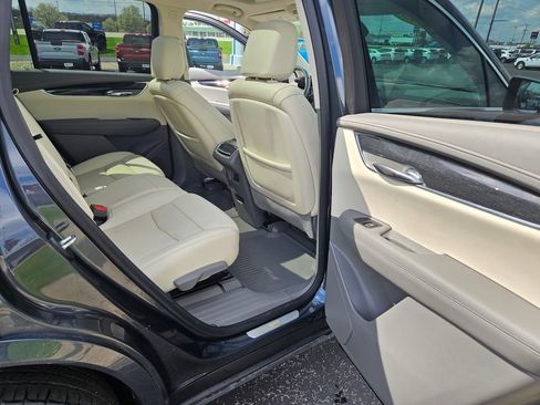 Used 2020 Cadillac XT6 Premium Luxury w/ LPO, Floor Liner Package image 28