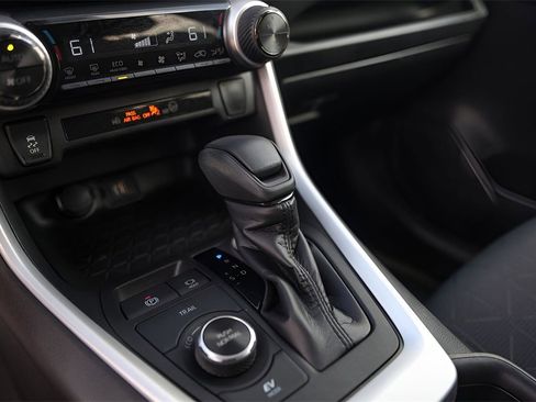 Used 2024 Toyota RAV4 XLE image 19