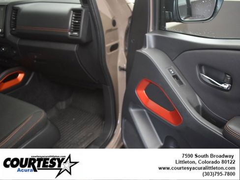 Used 2024 Nissan Frontier PRO-4X w/ Technology Package image 27