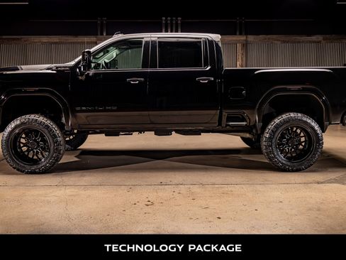 Used 2025 GMC Sierra 3500 Denali w/ Denali Reserve Package image 6