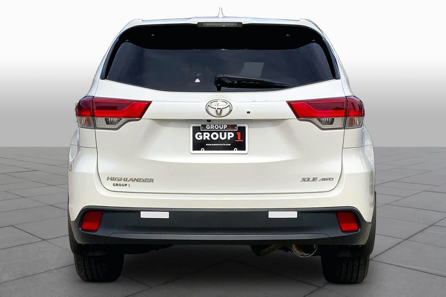 Used 2019 Toyota Highlander XLE AWD/4WD image 5