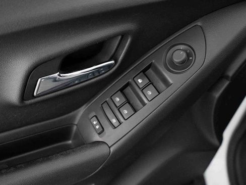 Used 2020 Chevrolet Trax LS w/ LPO, Protection Package image 18