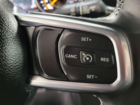 Used 2022 Jeep Wrangler Unlimited Sahara w/ Cold Weather Group AWD/4WD image 30