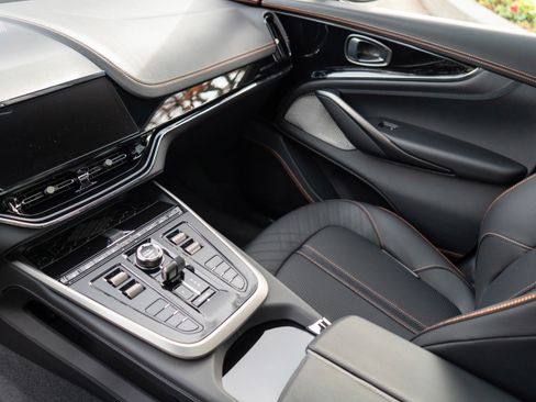 New 2026 Aston Martin DBX 707 AWD/4WD image 9