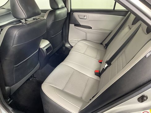 Used 2016 Toyota Camry SE FWD image 18