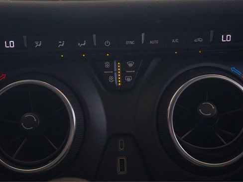 Used 2022 Chevrolet Blazer LT image 25