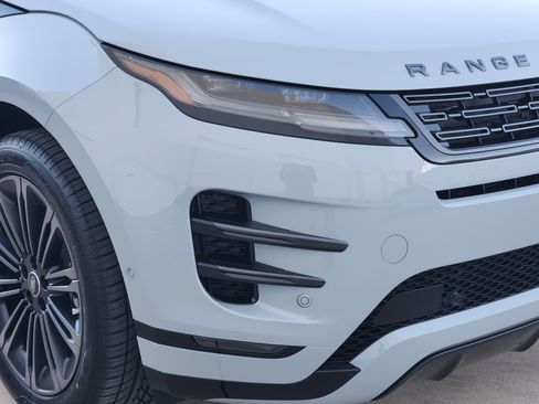 New 2026 Land Rover Range Rover Evoque Dynamic SE image 8