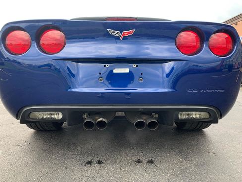 Used 2005 Chevrolet Corvette Coupe w/ Preferred Equipment Group RWD image 14