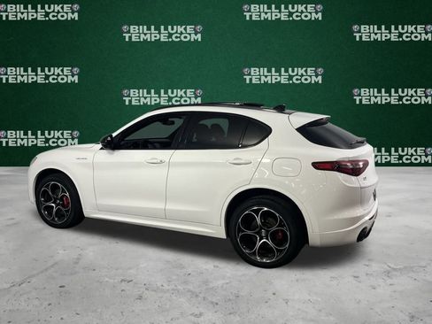 Used 2022 Alfa Romeo Stelvio Veloce image 8