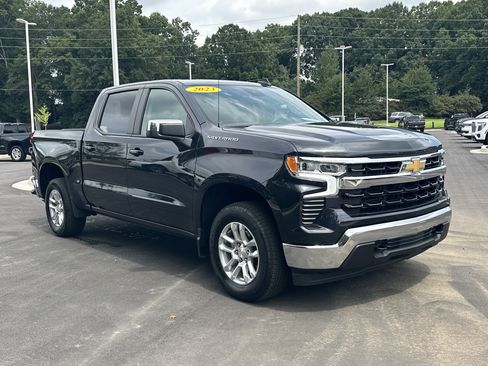 Used 2023 Chevrolet Silverado 1500 LT AWD/4WD image 2