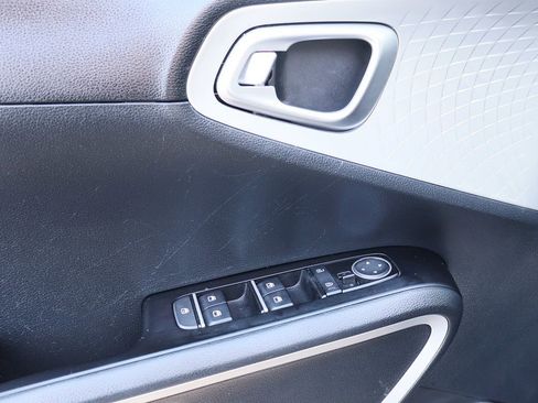Used 2024 Kia Soul LX w/ Option Group 015 image 37