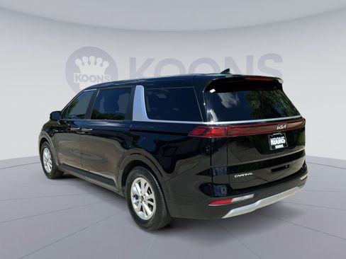 Used 2024 Kia Carnival LX FWD image 14