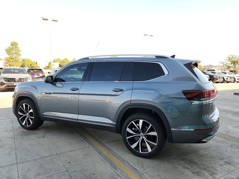 Used 2024 Volkswagen Atlas SEL Premium R-Line AWD/4WD image 3