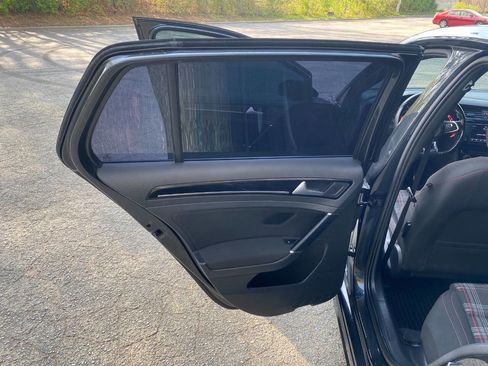 Used 2017 Volkswagen GTI Sport image 40