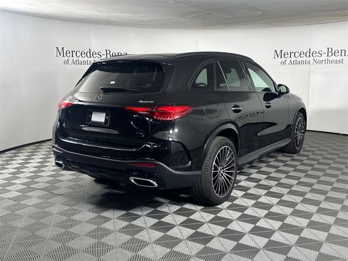Used 2025 Mercedes-Benz GLC 300 4MATIC image 7