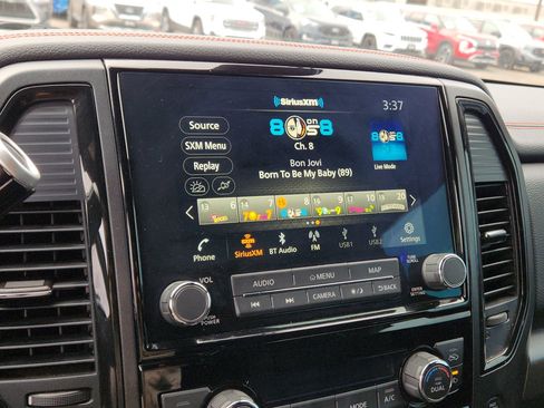 Used 2024 Nissan Titan PRO-4X w/ Pro-4x Convenience Package image 16