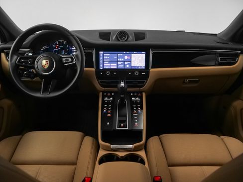 Used 2025 Porsche Macan image 28