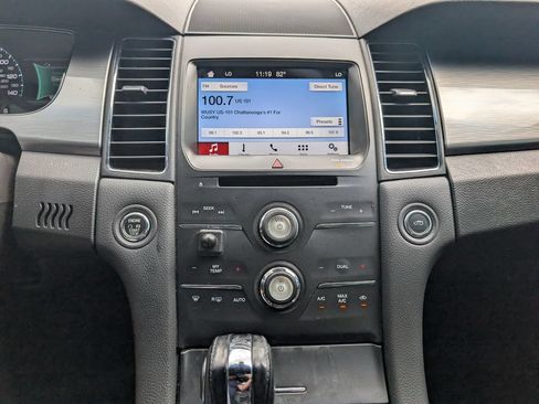 Used 2019 Ford Taurus SEL w/ Equipment Group 201A FWD image 19