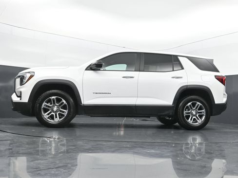 Used 2025 GMC Terrain Elevation AWD/4WD image 36