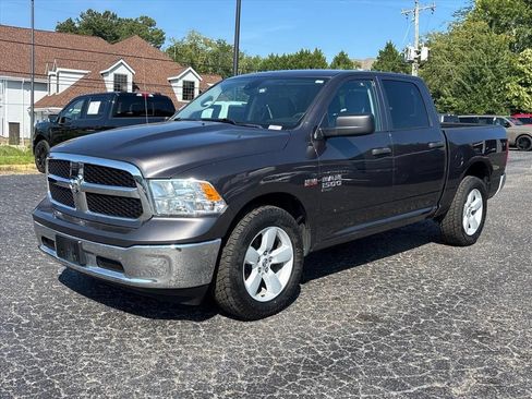 Used 2023 RAM 1500 Classic SLT AWD/4WD image 3