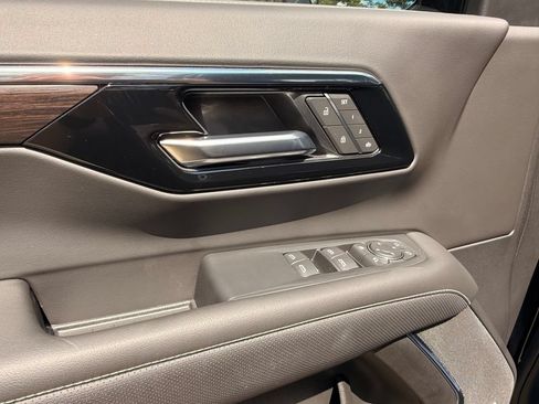 New 2025 Chevrolet Suburban Premier RWD image 15