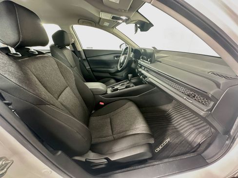 Used 2025 Honda Accord LX image 28