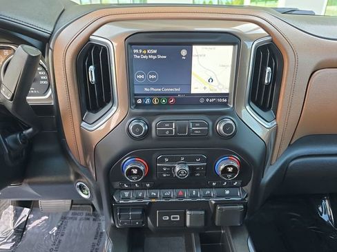 Used 2020 Chevrolet Silverado 2500 High Country image 14