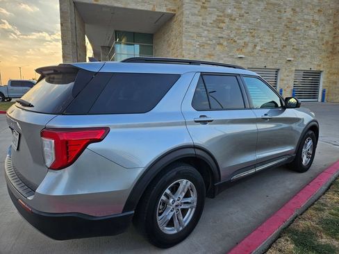 Used 2022 Ford Explorer XLT w/ Equipment Group 202A RWD image 7