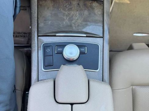 Used 2010 Mercedes-Benz E 350 4MATIC Sedan image 5