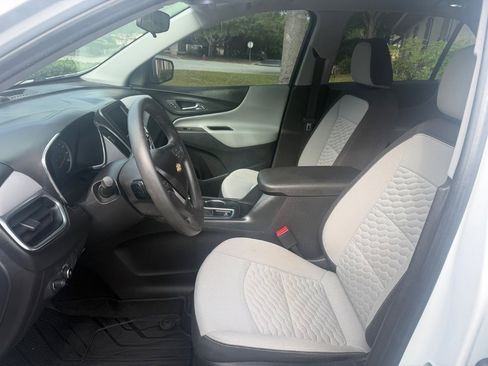 Used 2020 Chevrolet Equinox LS w/ LS Convenience Package FWD image 13