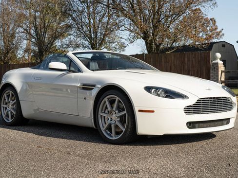 Used 2008 Aston Martin V8 Vantage Roadster 6-Speed image 12