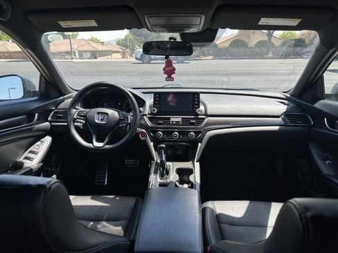 Used 2018 Honda Accord Sport image 17