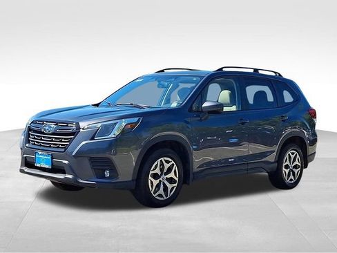 Used 2024 Subaru Forester Premium AWD/4WD image 3