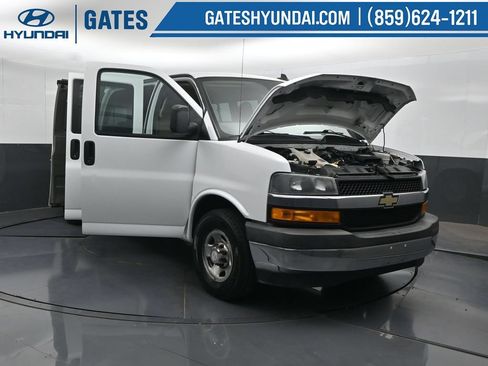 Used 2019 Chevrolet Express 3500 LT w/ LT Preferred Equipment Group RWD image 45