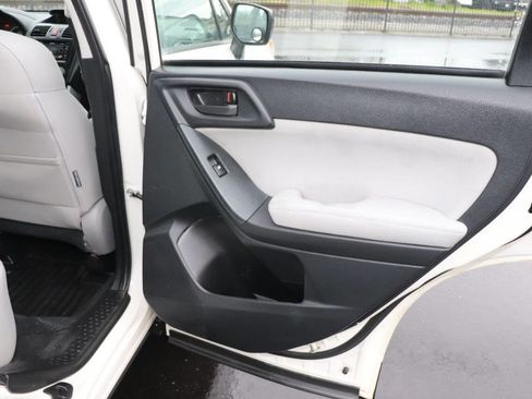 Used 2015 Subaru Forester 2.5i w/ Alloy Wheel Package image 28