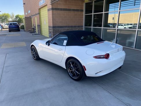 Used 2022 MAZDA MX-5 Miata Grand Touring w/ Weather Package image 3