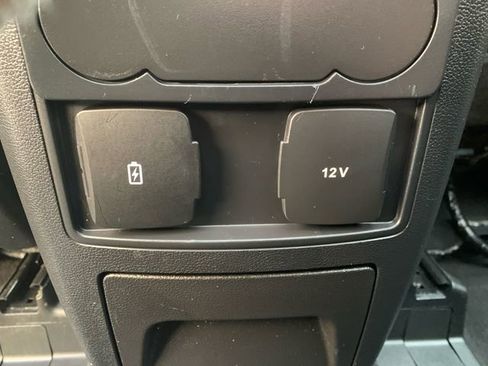 Used 2023 Ford Explorer XLT w/ Equipment Group 202A image 17