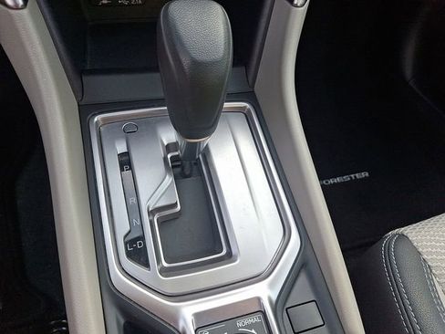 Used 2023 Subaru Forester Premium image 15