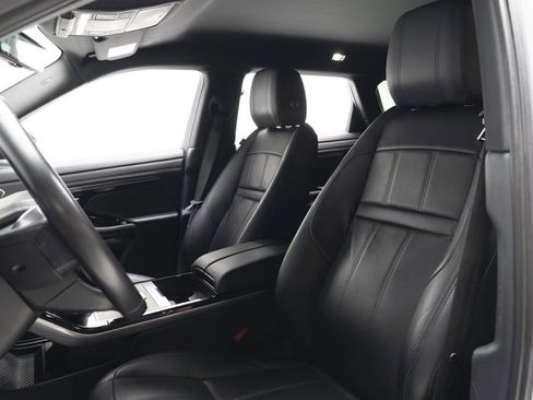 Used 2020 Land Rover Range Rover Evoque SE image 3