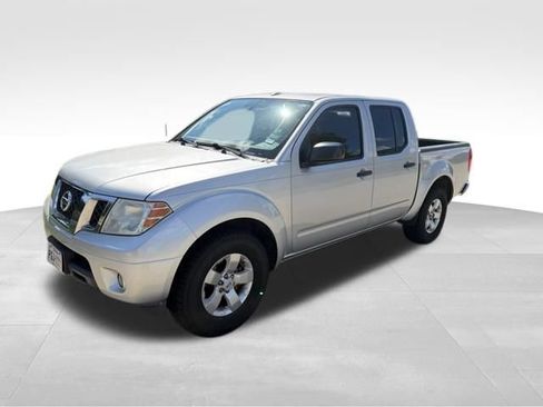Used 2013 Nissan Frontier SV w/ SV Value Truck Pkg RWD image 8